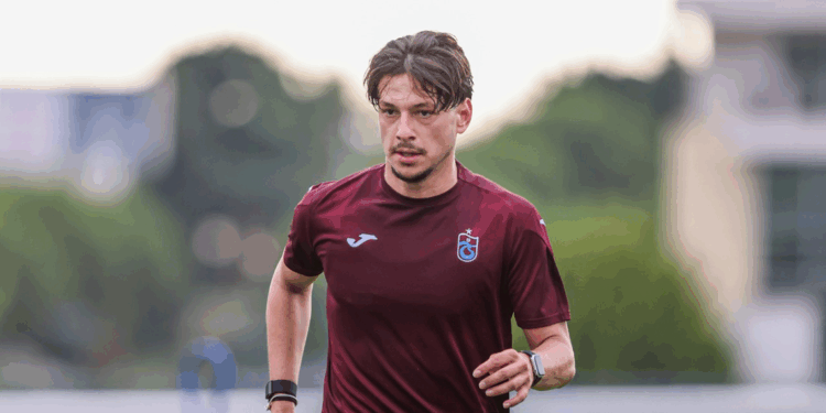 Enis Destan, Hull City’ye transfer oldu