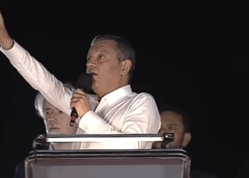 Erdoğan savcılarına güvensin, ben millete güveniyorum