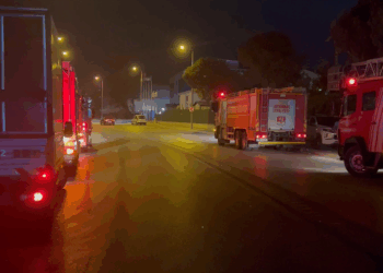 Esenyurt'ta boş fabrikadaki yangın 6 saatte söndürüldü