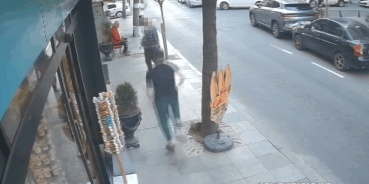 Esnaf, kadını taciz eden şüpheliyi yumrukladı