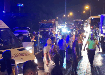 Eyüpsultan'da 16 aracın karıştığı zincirleme kaza: 6 yaralı