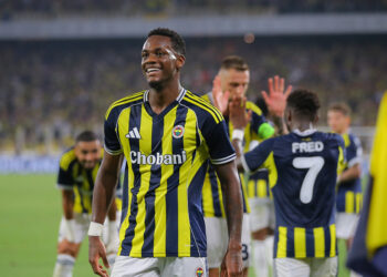 Fenerbahçe Feyenoord'u devirdi