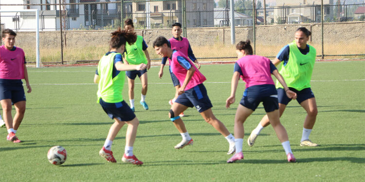 Fenerbahçe'den Yüksekova Kadın Futbol Takımı'na transfer