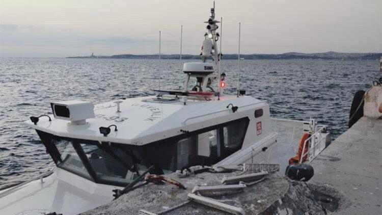 Feribottan denize atlayarak intihar girişiminde bulunan kadını yolcu kurtarıldı