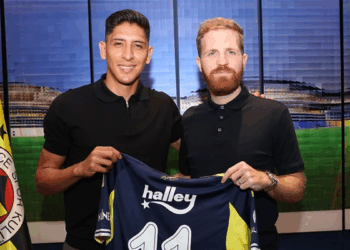 Fenerbahçe, Edson Alvarez'i resmen duyurdu