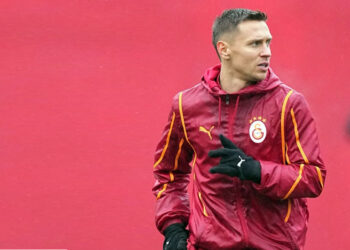 Galatasaray Frankowski'nin Rennes'e transferini duyurdu