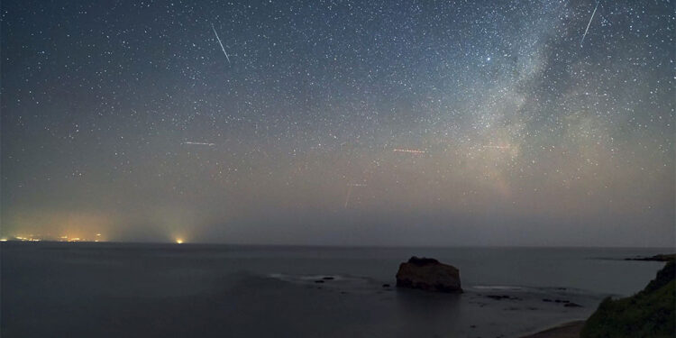 Perseid gök taşı yağmuru gökyüzünde şölen yaşatacak