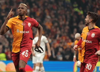 Galatasaray’da üç futbolcuyla yollar ayrılıyor
