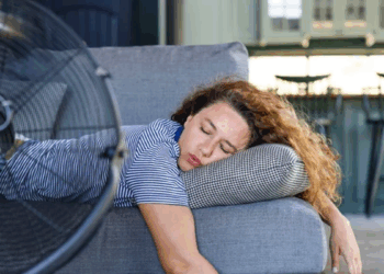 Gece klima karşısında uyumak enfeksiyon riskini artırıyor