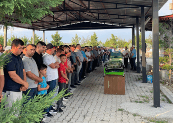 Gölete giren 2 çocuk boğuldu