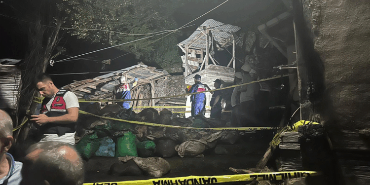 Gübre taşımak istedikleri ilkel teleferikte akıma kapılan çift öldü