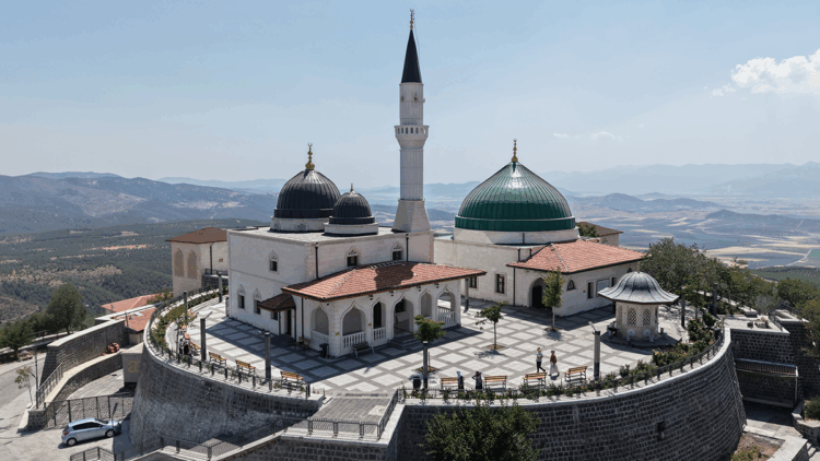 Hazreti Ukkaşe Türbesi’nin restorasyonu tamamlandı