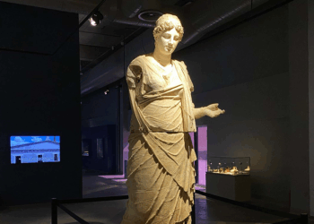 Helenistik Dönem'e ait tek Hestia heykeli, Manisa Müzesi'nde sergileniyor