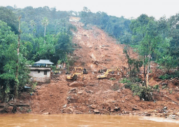 Hindistan'da heyelan felaketi: 100 kişi kayıp