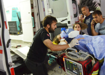 İngiltere'den tatile gelen ailenin otomobili takla attı: 2 ölü, 3 yaralı