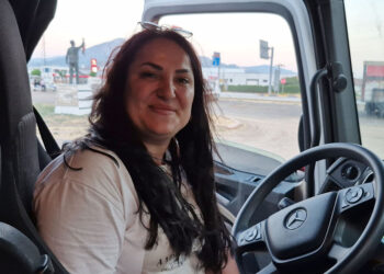 Çocuk yaşta şoförlükle tanıştı