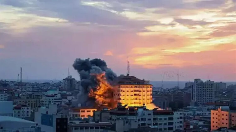 İsrail ordusu Yemen'in başkentine saldırı düzenledi