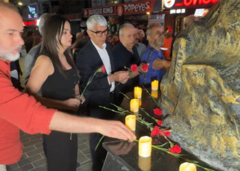 17 Ağustos 1999 depreminde Avcılar'da yaşamını yitiren 146 kişi anıldı