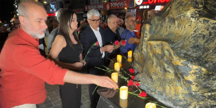 17 Ağustos 1999 depreminde Avcılar'da yaşamını yitiren 146 kişi anıldı