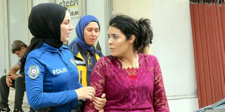 Çatı katında ağladığı farkedilen kadın, kaçak göçmen çıktı