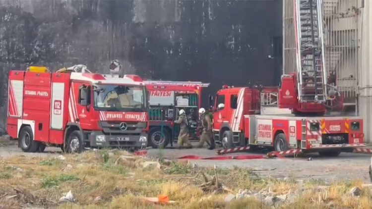 Bağcılar'da tekstil atölyesinde yangın