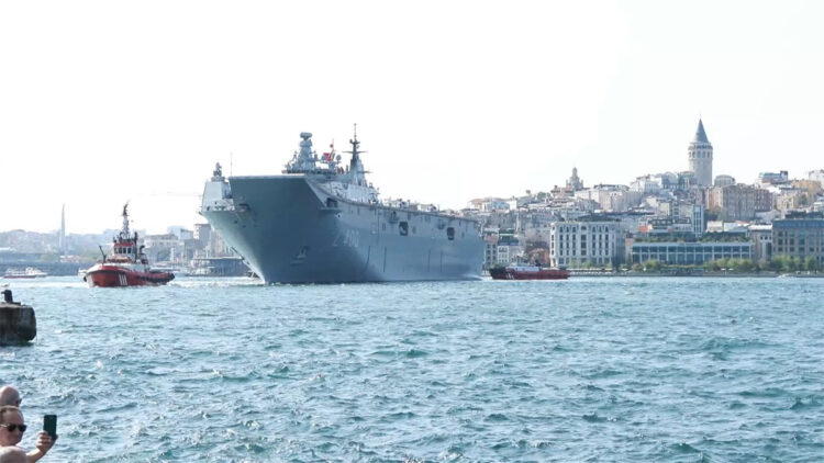 Çanakkale'den yola çıkan TCG Anadolu İstanbul Boğazı'na ulaştı