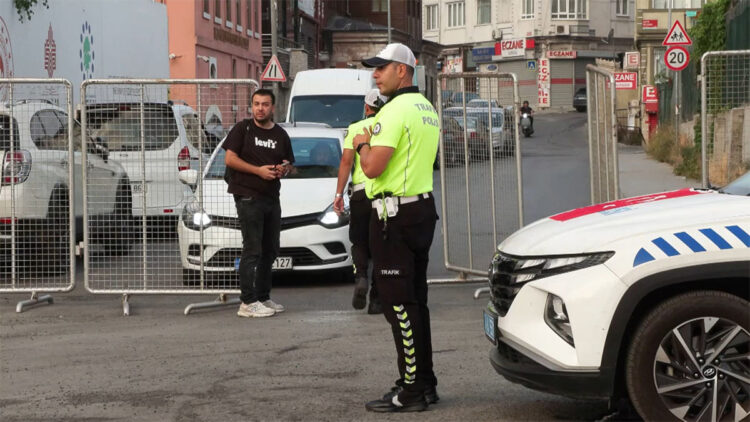 İstanbul'da 30 Ağustos Zafer Bayramı kutlamaları kapsamında bazı yollar trafiğe kapatıldı