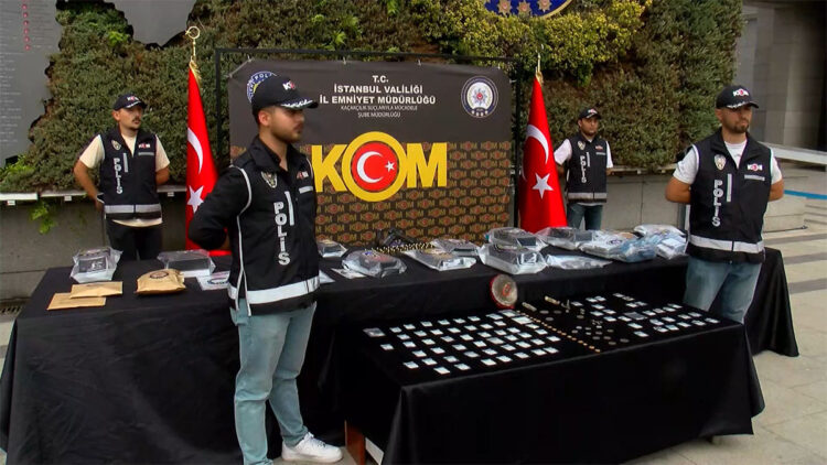 İstanbul'da kaçak pırlanta soruşturmasında 30 şüpheli tutuklandı