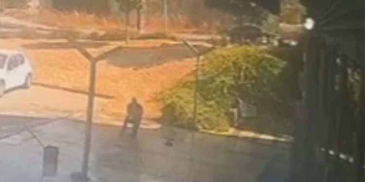 Küçükçekmece'de galerideki silahlı saldırıda müşteri vuruldu