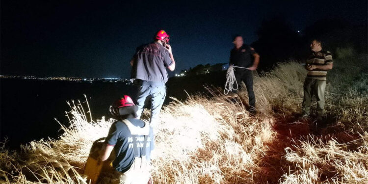 Manzara izlemek için indikleri kayalıklarda mahsur kalan gençler kurtarıldı