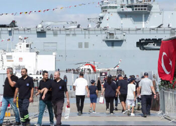 TEKNOFEST Mavi Vatan 2'nci gününde halka açıldı