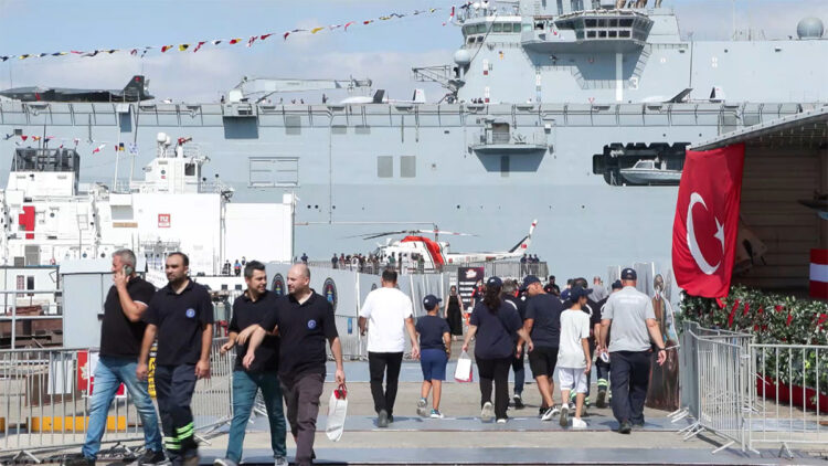 TEKNOFEST Mavi Vatan 2'nci gününde halka açıldı