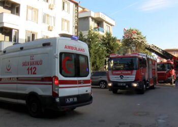 Tuzla'da 4 katlı oteldeki yangın söndürüldü