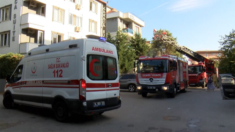 Tuzla'da 4 katlı oteldeki yangın söndürüldü