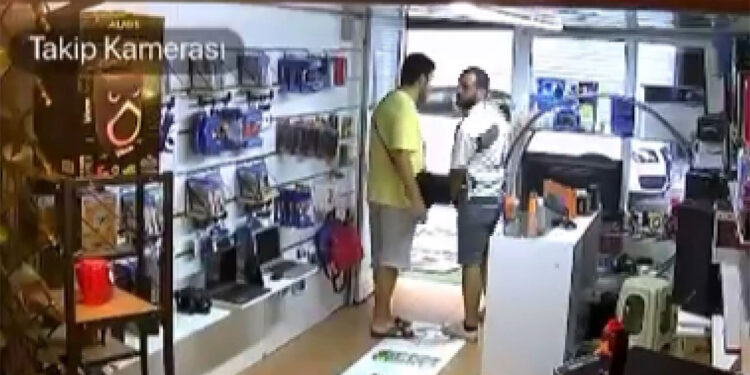 Ümraniye’de 2 kişi oyun konsolunu çalarak kayıplara karıştı