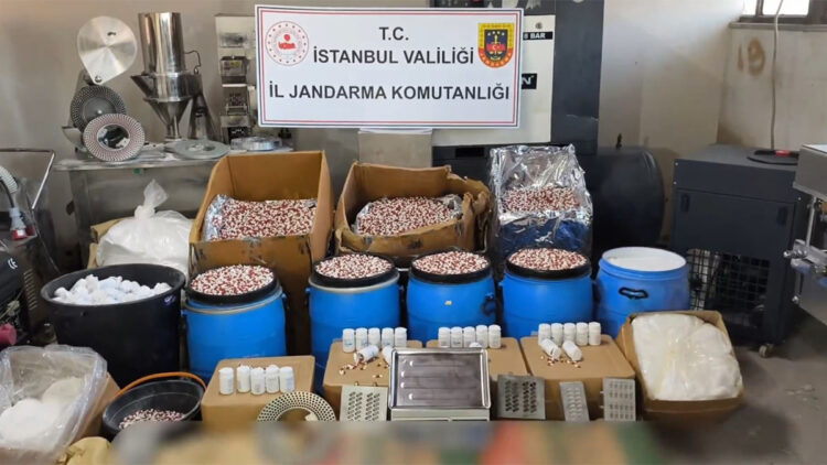 İstanbul'da 847 bin 600 uyuşturucu hap ele geçirildi