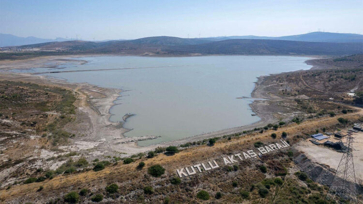 Çeşme'de zorunlu su kesintisi sona erdi