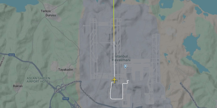 İkinci pilotu rahatsızlanan İstanbul-Manchester uçağı Köln'e acil iniş yaptı