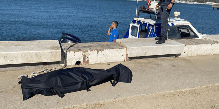 İzmir Bayraklı'da denizde erkek cesedi bulundu