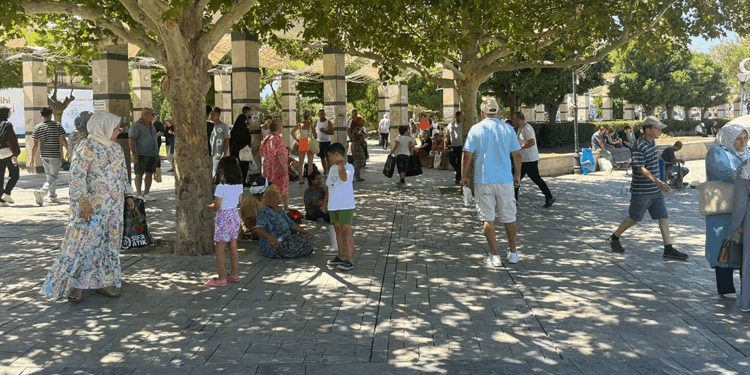 İzmir'de termometreler 42 dereceyi gösterdi