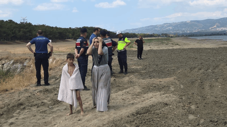 İznik Gölü'nde kaybolan 6 yaşındaki Erhan için arama çalışması başlatıldı