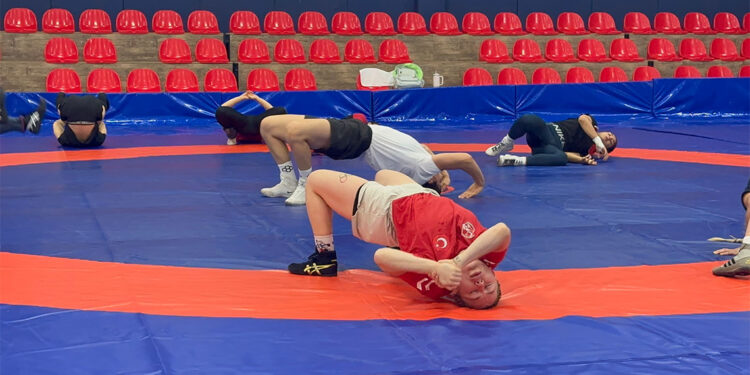 Türkiye Kadın A Milli Güreş Takımı Dünya Şampiyonası'na hazırlanıyor