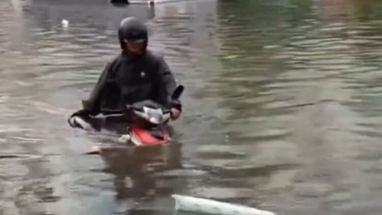 Kajiki Tayfunu Vietnam'ı vurdu; 7 ölü