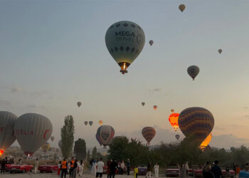 Sıcak hava balonları 30 Ağustos Zafer Bayramı için havalandı