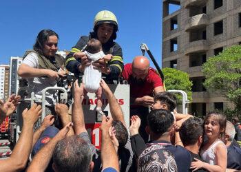 Kayseri'de 14 katlı binada yangın