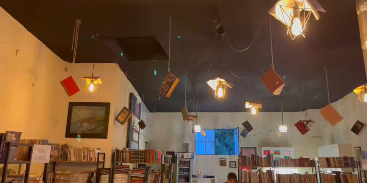 Kitap kafe hayalini hayata geçirdi