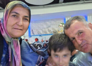 Takla atan otomobilin sürücüsü ile eşi yaşamını yitirdi