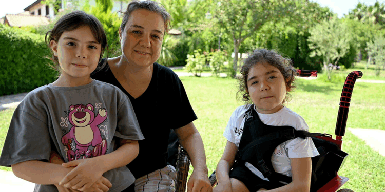 Kampanyası 361 günde tamamlanan SMA'lı Çağla, artık ayakta durabiliyor