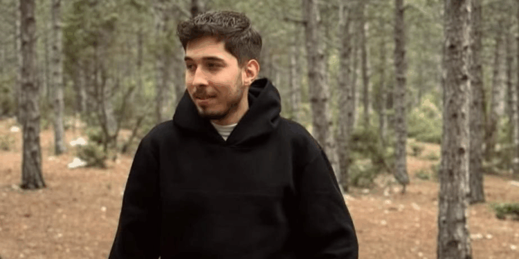 Kavşakta kamyonetle çarpışan motosikletin sürücüsü Baran Efe öldü