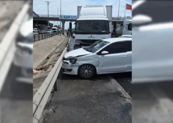 Kocaeli'de 10 aracın karıştığı kaza; 2 yaralı